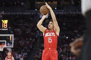 谢泼德：我在各方面越来越适应 队友们一直鼓励我 防守也强硬了