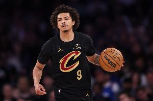 攻防抢眼！克雷格·波特半场6中6砍下15分3板5助2断3帽 三分3中3