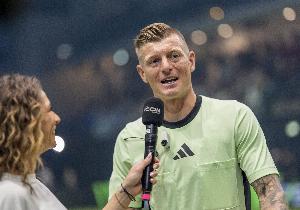 克罗斯：居莱尔在场上的最佳位置比我更靠前，我们之间非替代关系