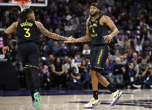 变阵！勇士VS马刺首发：理查德+穆迪上首发 库明加被下替补！