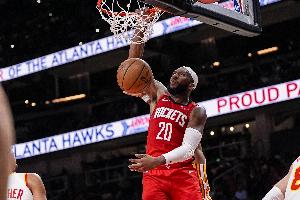 阿门：奥科吉对我们帮助很大清楚自己角色 是联盟最棒防守者之一