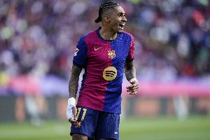 世体：拉菲尼亚有望下轮西甲复出，佩德里的情况则不那么乐观