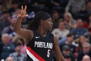 传射俱佳！朱·霍勒迪12中6贡献17分12助 三分7中3