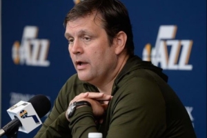 Shams：独行侠全力找寻新任篮球运营总裁 丹尼斯·林赛值得关注