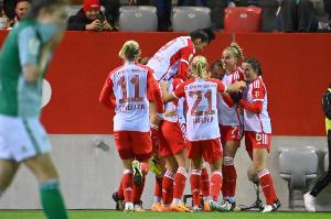 德媒：拜仁接近收购女足新主场，同时帮助对翁特哈兴缓解财务压力