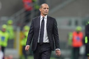 都体：阿莱格里在米兰德比赛中异常亢奋，呼喊球员+指责裁判