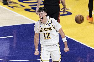 拉拉维亚：詹姆斯和东契奇都具备高球商与传球能力 给我创造机会